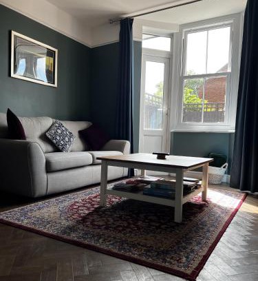 Shrewsbury Apartamento | Cartref - Fully equipped and stunning town flat