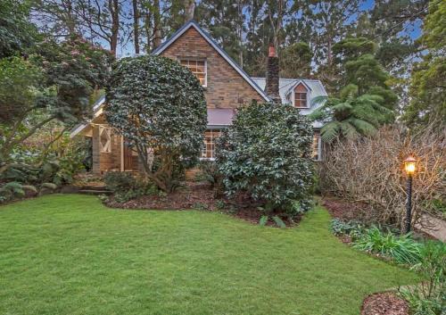 Mount Dandenong Casa | Cartref, Vintage Welsh Charm Meets Modern Comfort