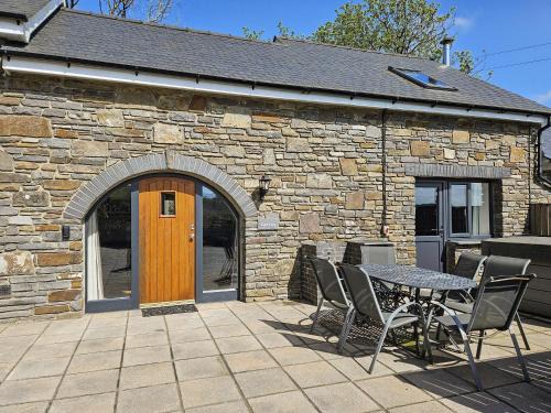 Llanfihangel-Ystrad Casa | Cartws-Oh3