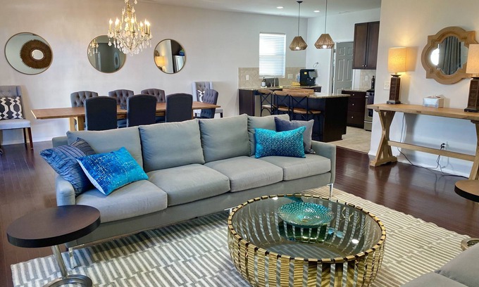 Morrisville Casa | Cary Luxury Home-Fenced yard-POOL!!!