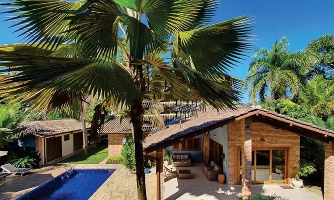 Itamambuca Casa | Casa Para Famílias com Quadra de Futebol, Piscina e há Poucos Metros da Praia