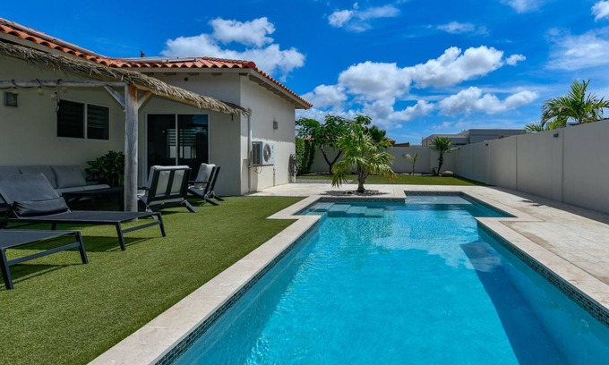Washington Casa | Cas di Das, casa nueva con una gran piscina privada, excelente ubicación!