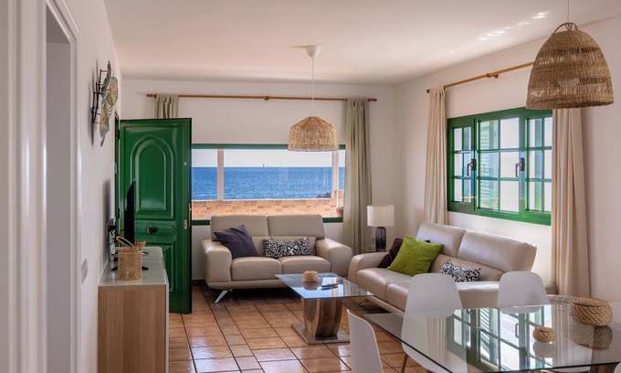 Guatiza Casa | Casa Ana y el Mar, for those in love with the sea, in Lanzarote.