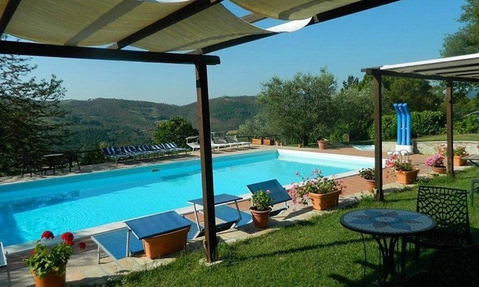 Monte Santa Maria Tiberina Casa | Casa Brina C: A characteristic and welcoming apartment that is part of an ancient country house made of stone, with Free WI-FI.