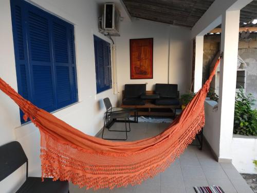 Peruibe Casa | casa à 200 metros da praia e calçadão e a 300 do centro