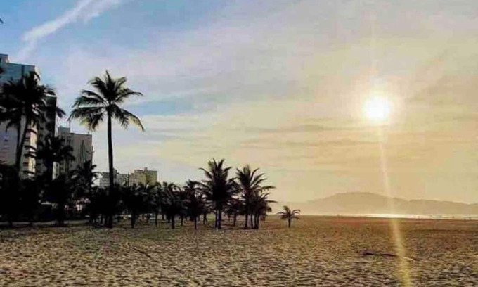 Praia Grande Casa | Casa Ótima Localização com Piscina e Churrasqueira, a 100m da Praia