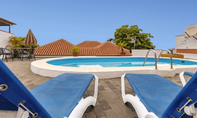 Los Llanos de Aridane Cabaña | Casa con Wifi y hermosa piscina privada