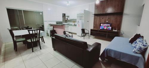 Uniao Casa | CASA - 3 quartos com ar - 2 banheiros - garagem para 2 carros