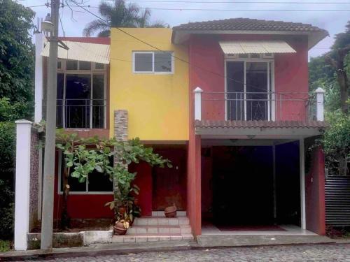 Santa Cruz Mulua Casa | Casa 4 a 5 minutos del IRTRA