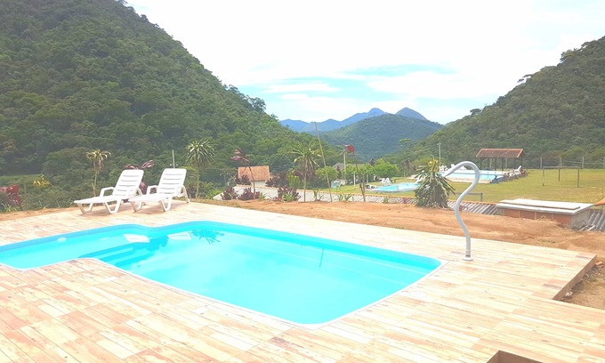Prata Casa | Casa 5 Suítes, Piscina e Churrasqueira Privativas em Teresópolis