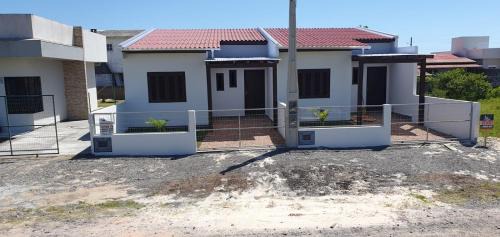 Balneario Gaivota Casa | Casa 70mt2 Mobiliada Centro Gaivota 400mt do Mar Wifi TV Smart