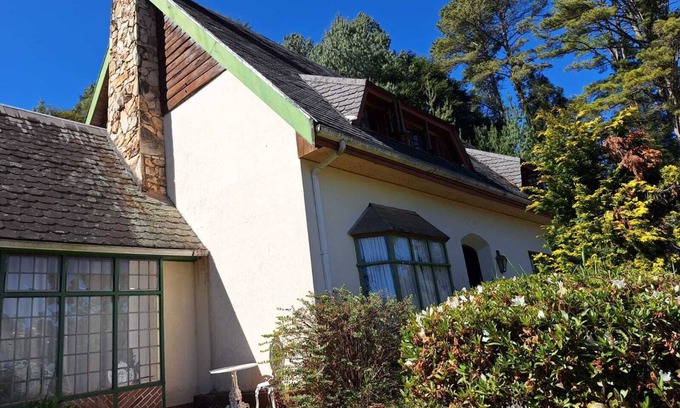 Alto do Capivari Cabaña | Casa Aconchegante em Campos do Jordão com 4 Suítes, Aceita Animais de Estimação