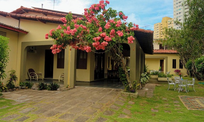 Ponta Negra Chalet De Esquí | Casa aconchegante c jardim em Ponta Negra Natal/RN