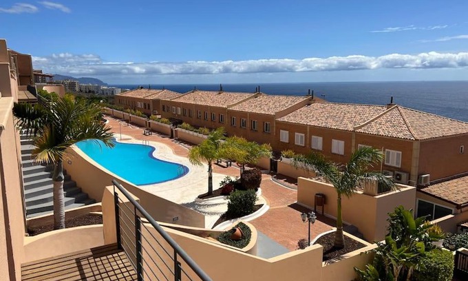 El Rosario Casa | Casa Adosada de lujo con piscina y vistas al mar