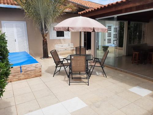 Brotas Casa | Casa agradável com área externa e piscina
