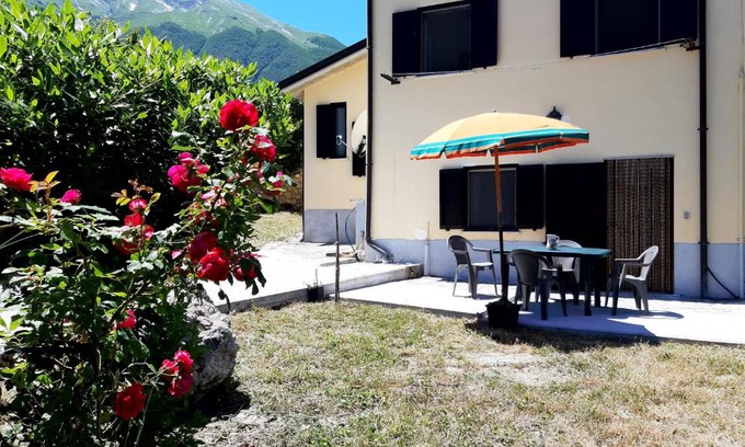 Castelli Casa | Casa ai piedi del monte Camicia