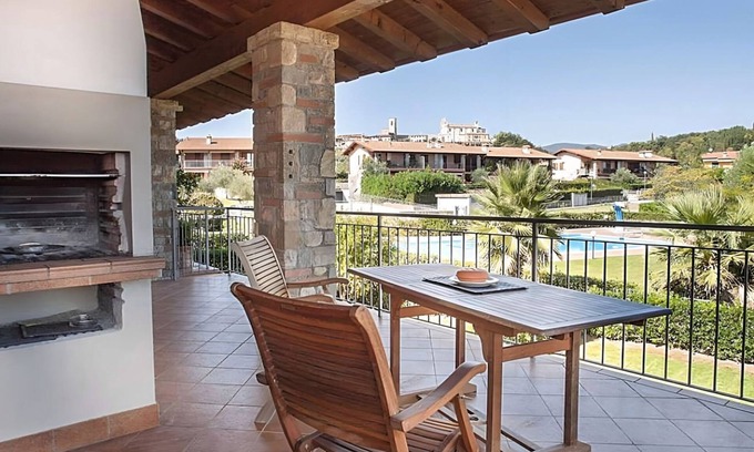 Polpenazze del Garda Apartamento | Golf House - Cosy apt - Piscina - 40m² Terraza - Con vistas a las colinas