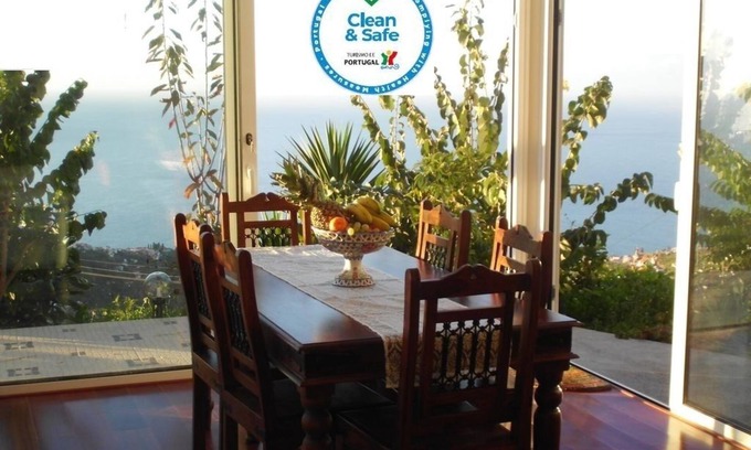 Canhas Apartamento | Casa Albatros: ofrece vistas al mar de 180 grados con jardín privado y entrada y WiFi