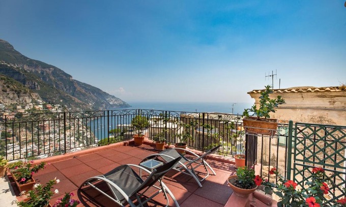 Chiesa Nuova Casa | Casa Alessandra - De Vivo Realty Positano