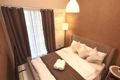 A. Bonifacio Apartamento | Casa Alexandra, cozy 2 BR condo