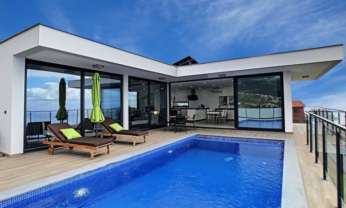 Arco da Calheta Casa | Casa Allegra by LovelyStay