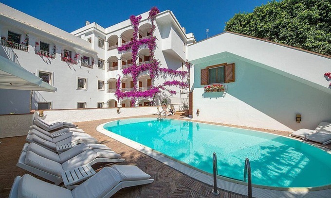 Minori Casa | Casa Alloro D: A welcoming studio apartment located in the center of Minori and a few meters from the sea.