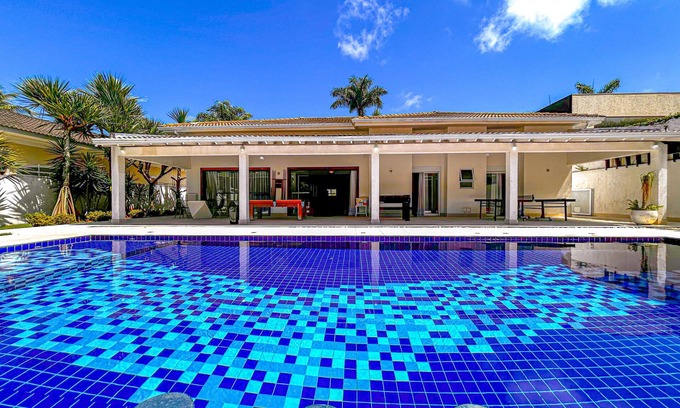 Jardim Acapulco Casa | Casa Alto Luxo - Lazer Completo - Piscina Climatizada, Sauna, Campo de Futebol