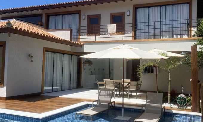 Brava Casa | Casa Alto Padrão a 100 Metros da Praia Brava