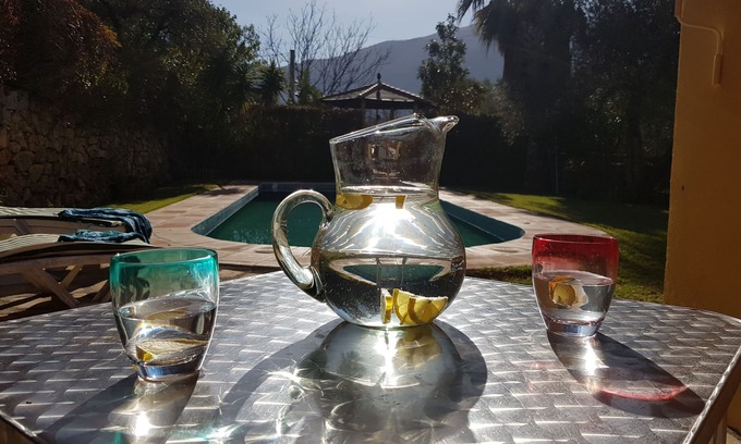Orgiva Villa | Casa Amarilla, casa idílica, privada con gran piscina, en Orgiva - capacidad para 6