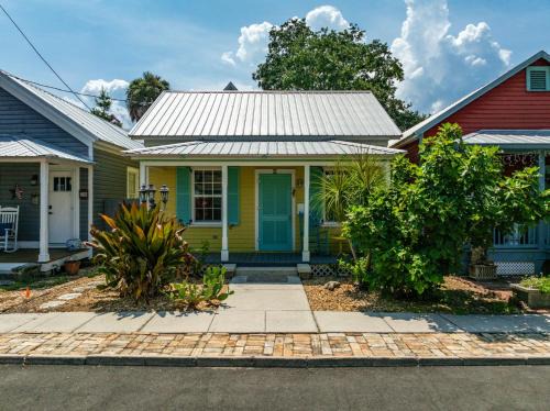 St. Augustine Casa | Casa Amarillo l Steps to Historic District