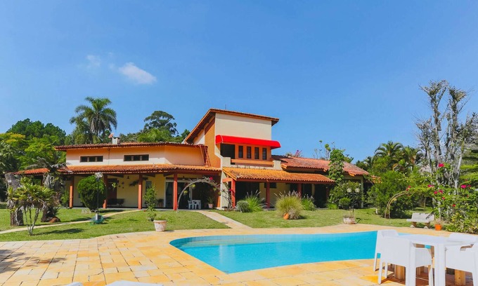 Ibiuna Casa | Casa ampla com piscina e área externa em Ibiúna