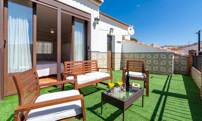Valle de Abdalagis Casa | Casa Angelita Caminito del Rey, Dúplex con terraza en el centro de Andalucía