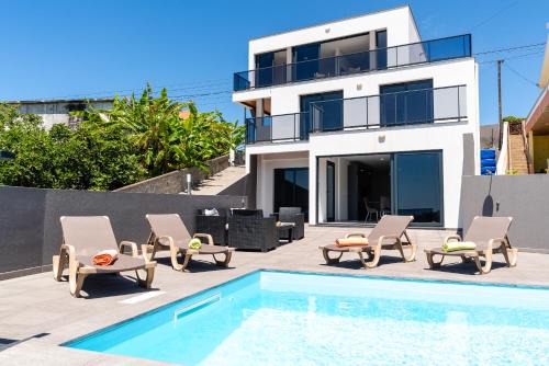 Estrela da Calheta Casa | Casa Antonette, Lovely house with a pool