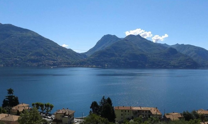 San Siro Apartamento | CASA AZALEA Bonito apartamento con maravillosa vista al lago.