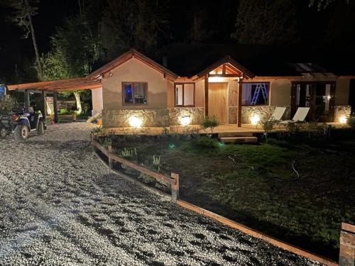 La Villa Chalet De Esquí | CASA AZUL LIMAY VILLA LA ANGOSTURA