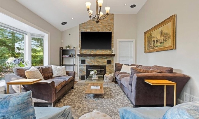 Dunwoodie Casa | Casa Azul Yonkers - Modern Home Near NYC