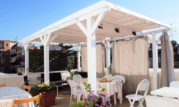 Riposto Casa | Casa Azzurra