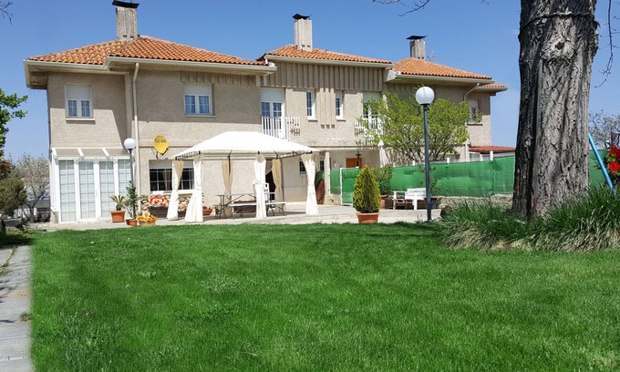 San Cristobal de Segovia Chalet De Esquí | CASA BELLAVISTA. Nuestra casa es un remanso de paz y tranquilidad.