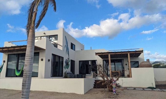 El Sargento Casa | Casa Ballena Azul