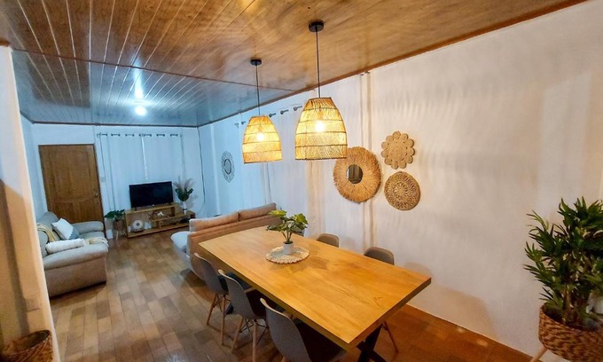 Puerto Jiménez Casa | Casa Bambú, con ac y wifi