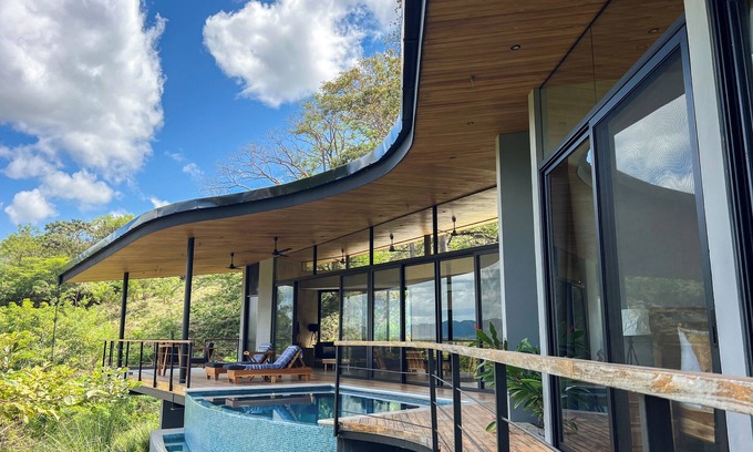 Tamarindo Villa | Casa Banka: Scenic 3Bedroom Villa with Pool & 24/7 Security in Playa Tamarindo
