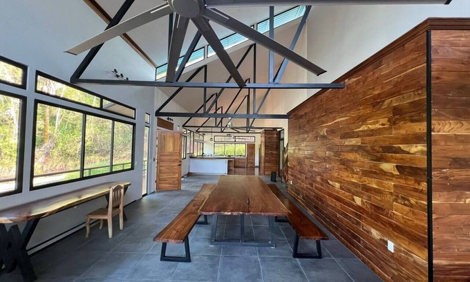 Parrita Casa | Casa Barco Rainforest House