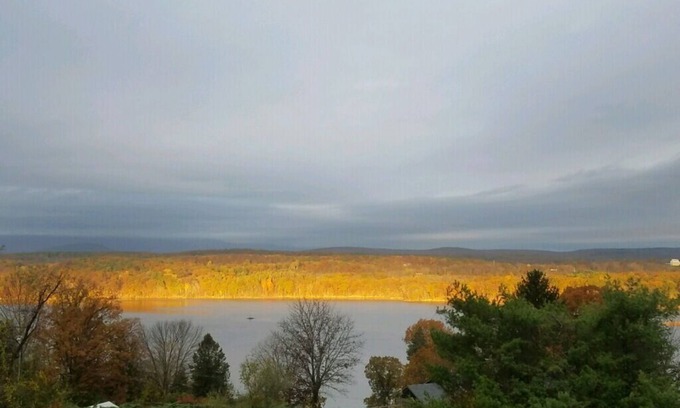 Hudson Apartamento | Acogedora escapada con vistas al río Hudson!