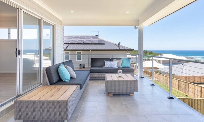 Catherine Hill Bay Casa | Casa Bel/ Brand New Mansion /Min From Beach