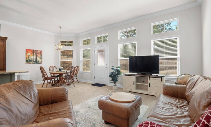 Highland Lake Estates Condominio | Casa Bella "A"- LOVELY, New Duplex - North Shore Lake Travis