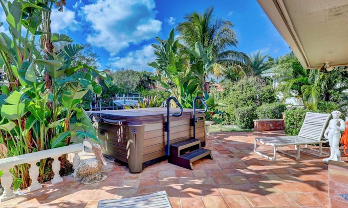 Palm Beach Gardens Casa | Casa Bella Palm Beach Gardens / JUPITER Waterfront Oasis - JUNO BEACH 1. 25 MI