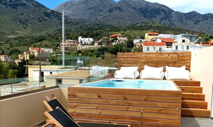 Kournas Casa | Casa Belvedere | Apartment with heated Rooftop pool and Sea View