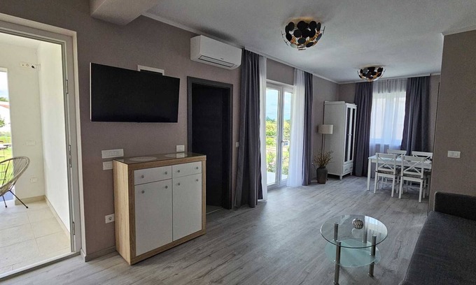 Matohanci Apartamento | CASA BIANCA One-Bedroom Apartment with Balcony 2