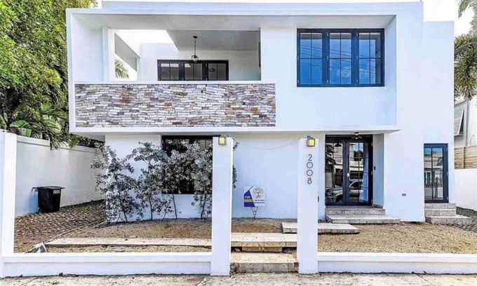 San Juan Casa | Casa Blanca: Luxury Home by the Beach