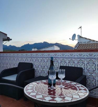 Montecorto Apartamento | Casa Blanca w sercu Andaluzji/Finca/Village House